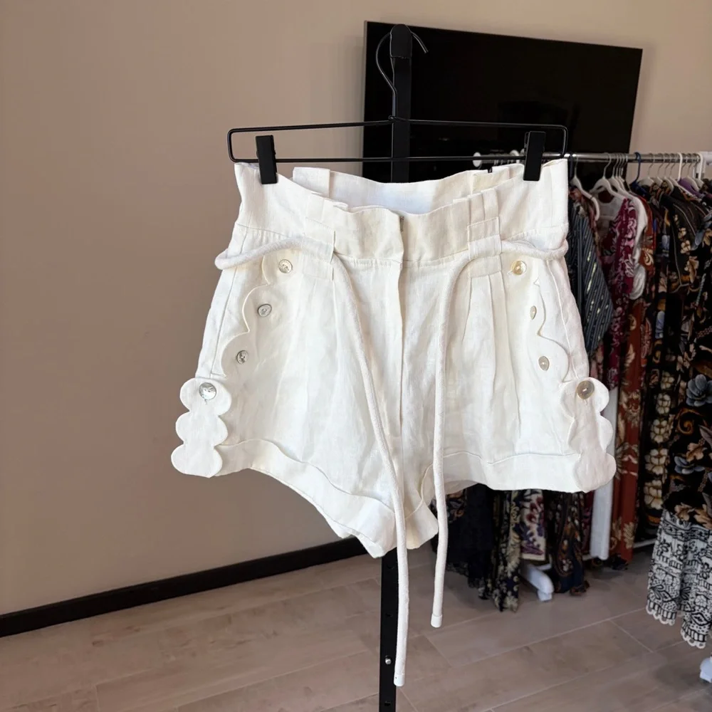 Farm Rio: Off-White Wavy Pockets Premium Linen Shorts - Picture 10 of 11